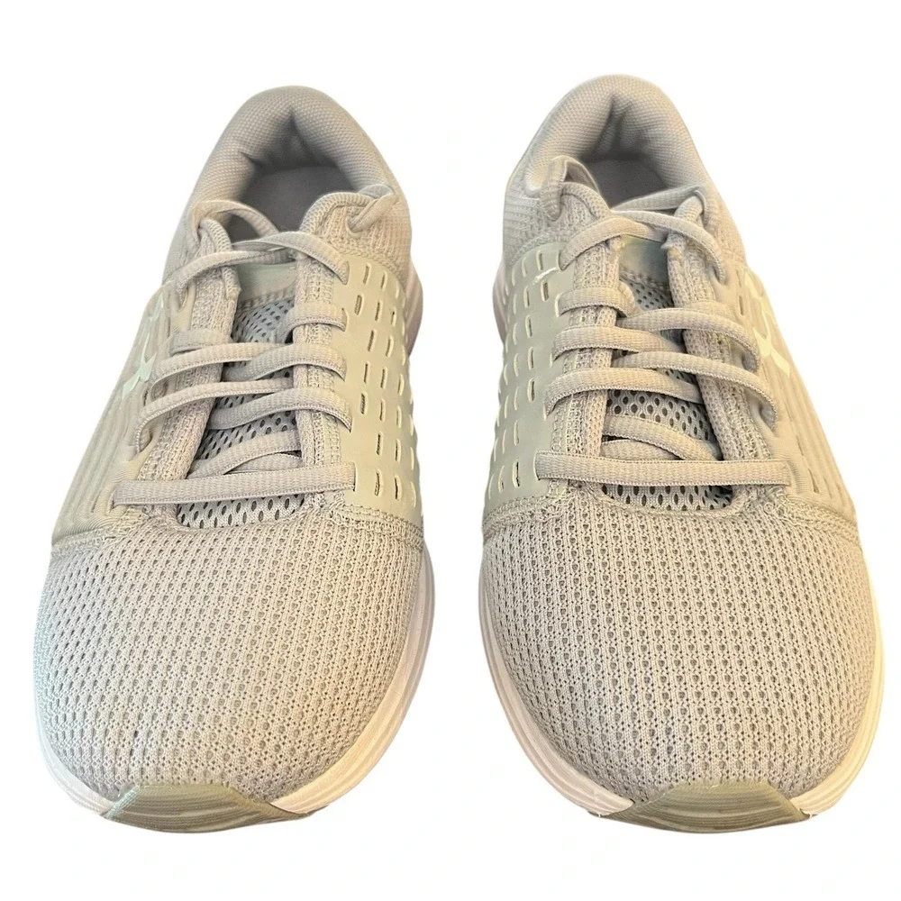 Under Armour Surge SE Womens Size 7 MintGreen Running Shoes Sneakers Jogging Gym